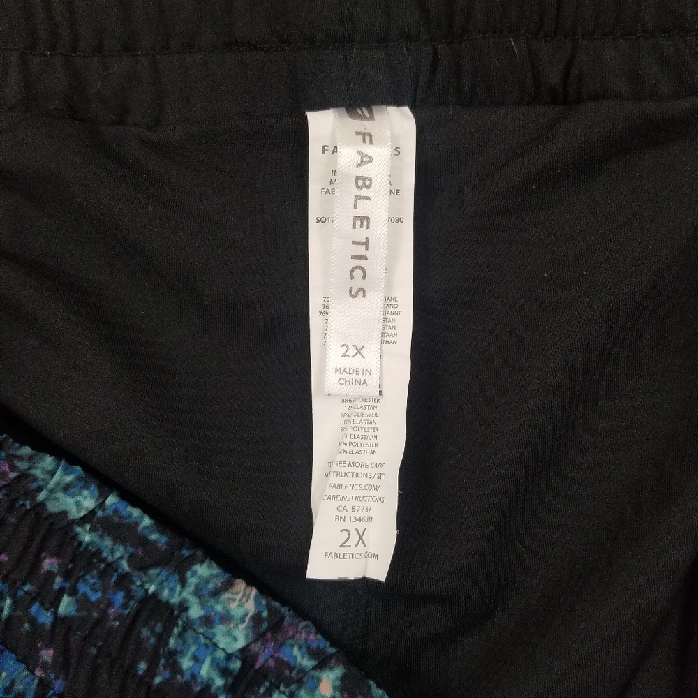 Fabletics Pamela Tidepool Island Runner Shorts - Picture 4 of 10